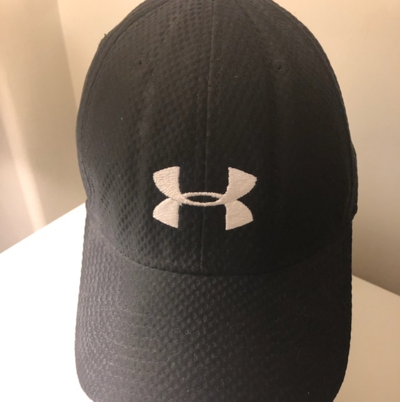 Under armour hat - Picture 1 of 2